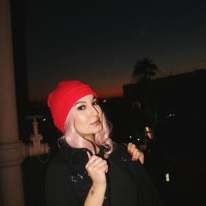 Meet your Posher, Lola